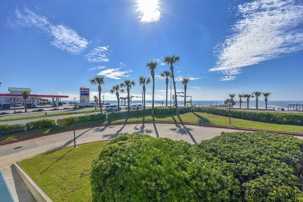 Casa Del Mar 253-Sun of a Beach Condo