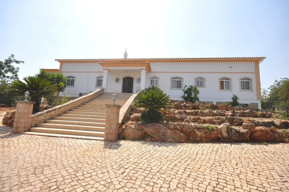 Large Country Villa With Private Pool, Vilamoura