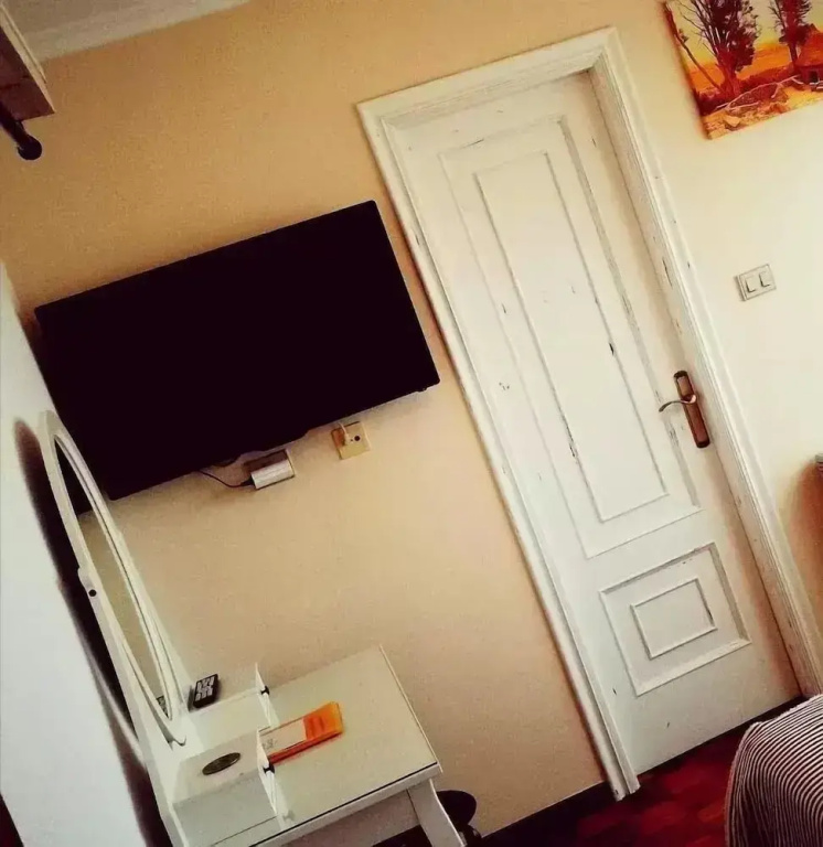 Superior Double room with partial ocean view (full double bed)