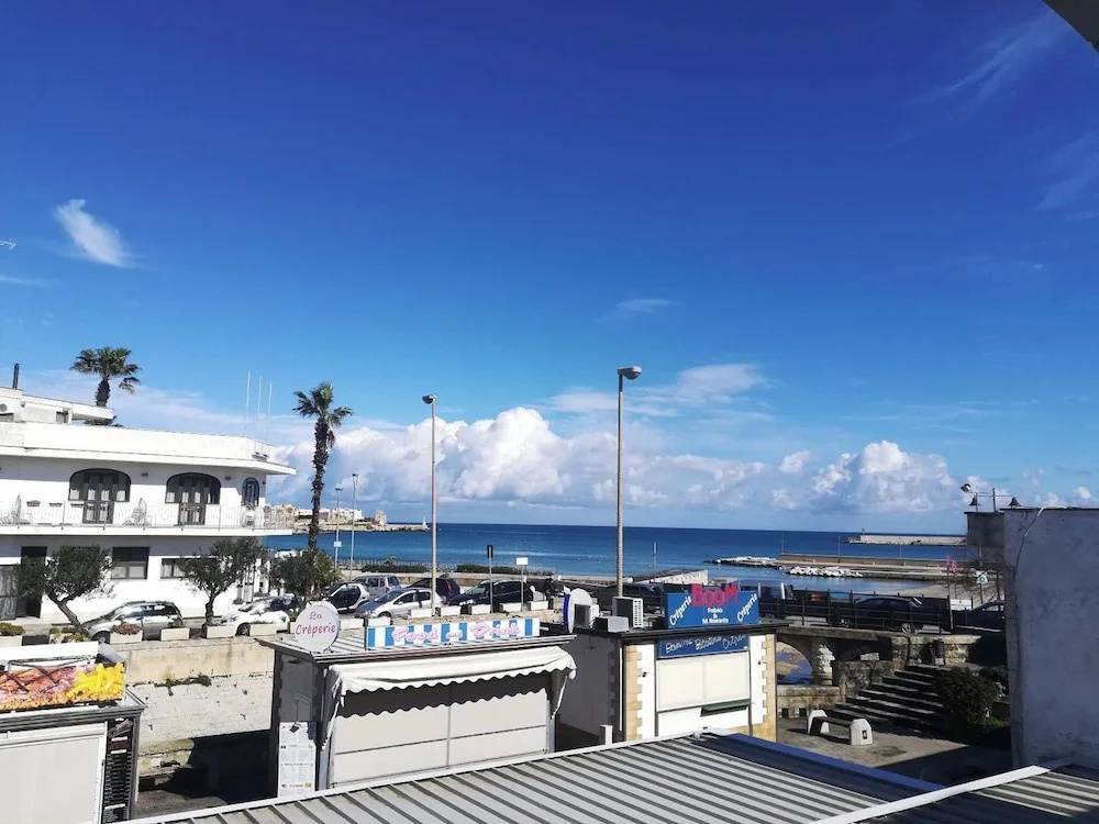 Casa Vanessa Modern One-bedroom Apartment With sea View in Central Otranto
