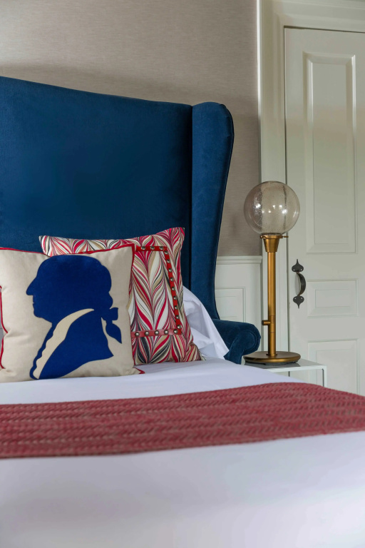 Deluxe Double room (full double bed)