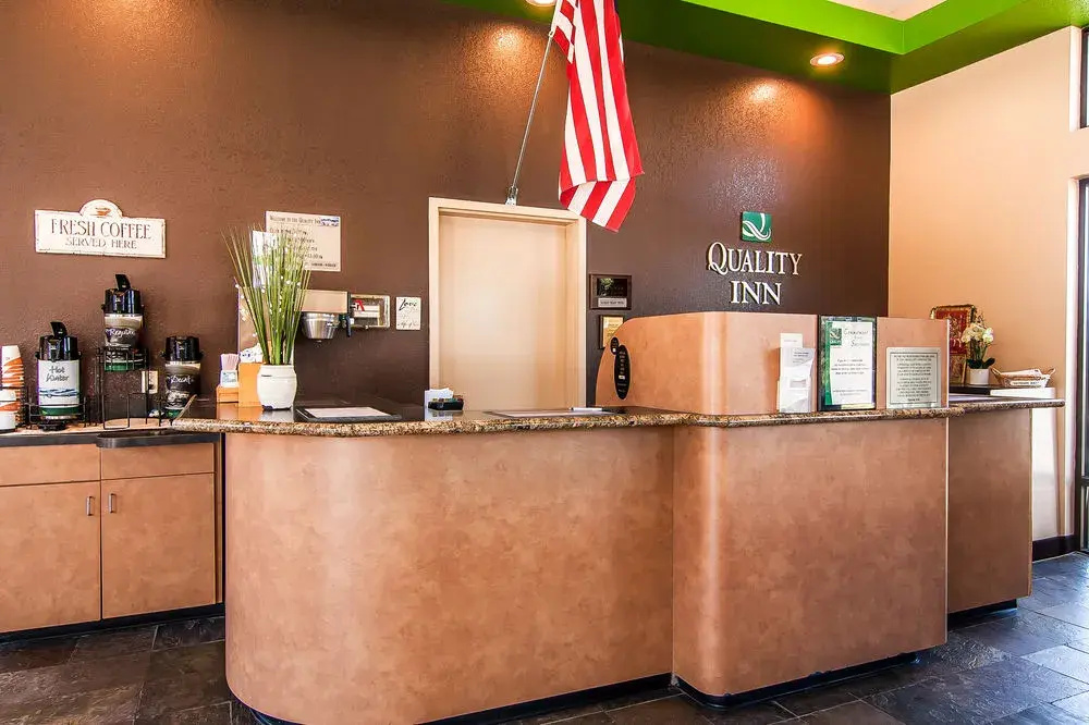 Lobby & Reception