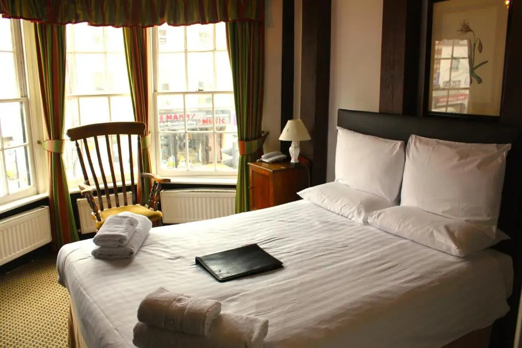 Brook Red Lion Hotel - Chambres