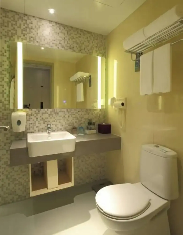 Standard Double room with balcony (full double bed)