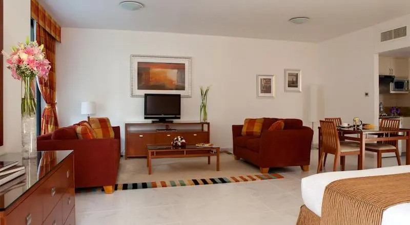 Golden Sands Hotel Apartments