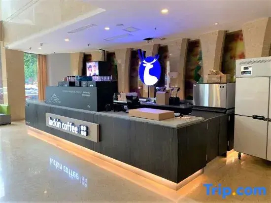 Food & Beverage