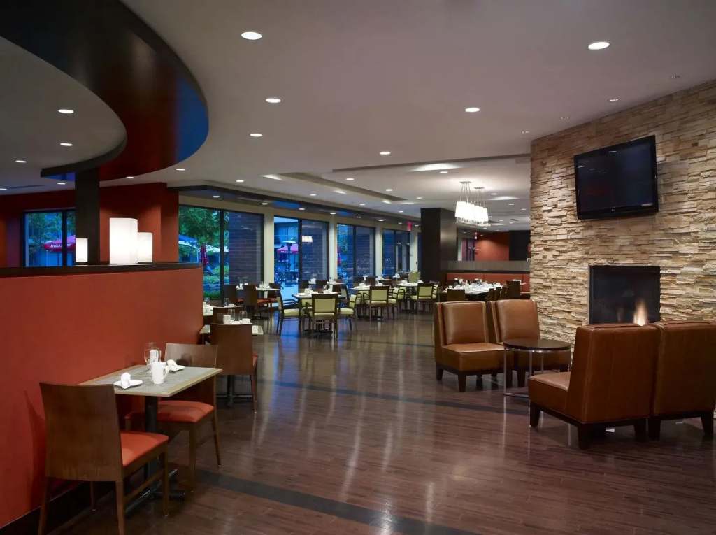 Sheraton Vancouver Airport Hotel - фото 26