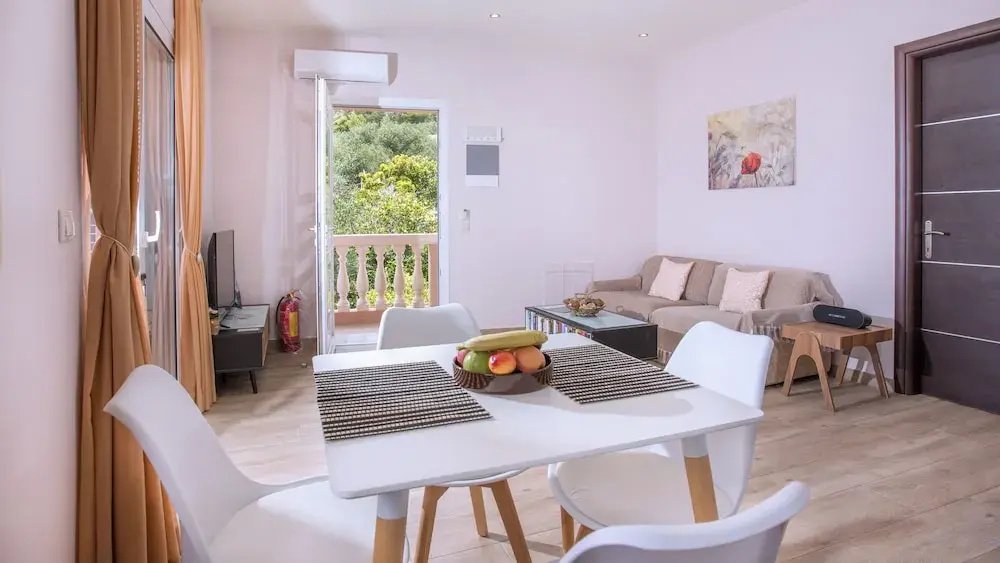 1 Bedroom Superior Apartment with balcony and with sea view