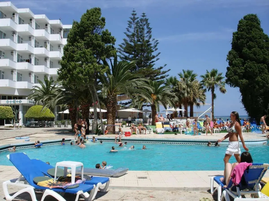 Hotel photo 12