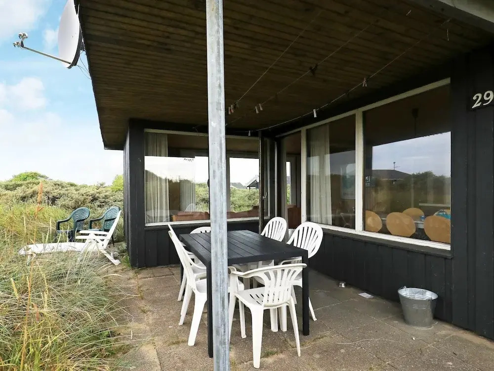 Serene Holiday Home in Hjørring With Terrace - фото 2