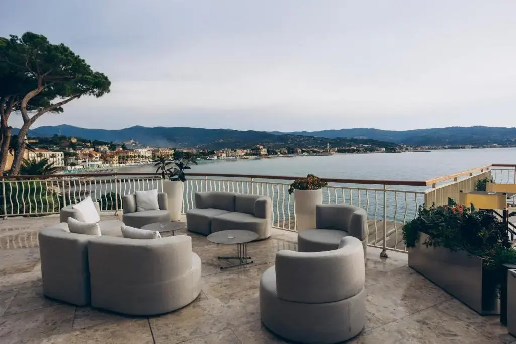 Balcony & Terrace
