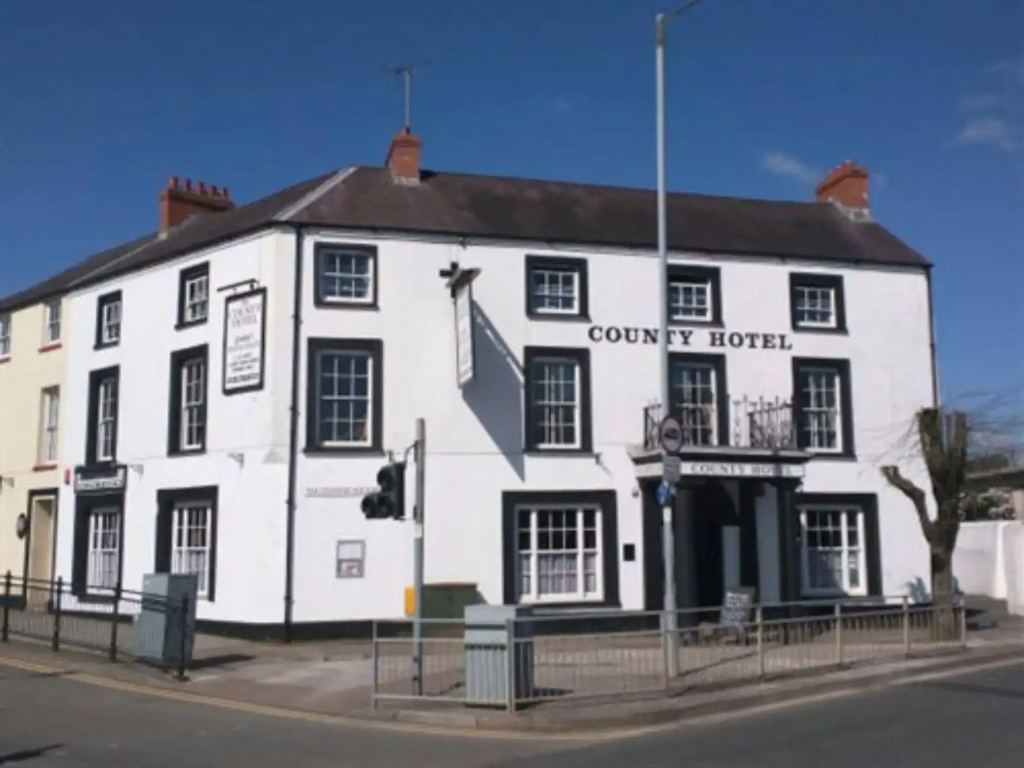 County Hotel