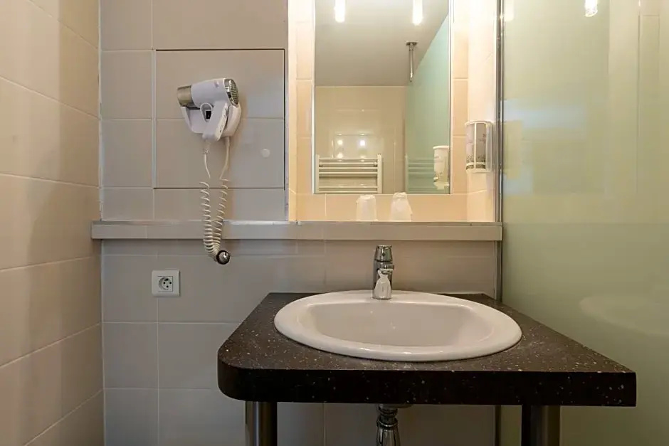 Brit Hotel Avignon Sud - Chambres