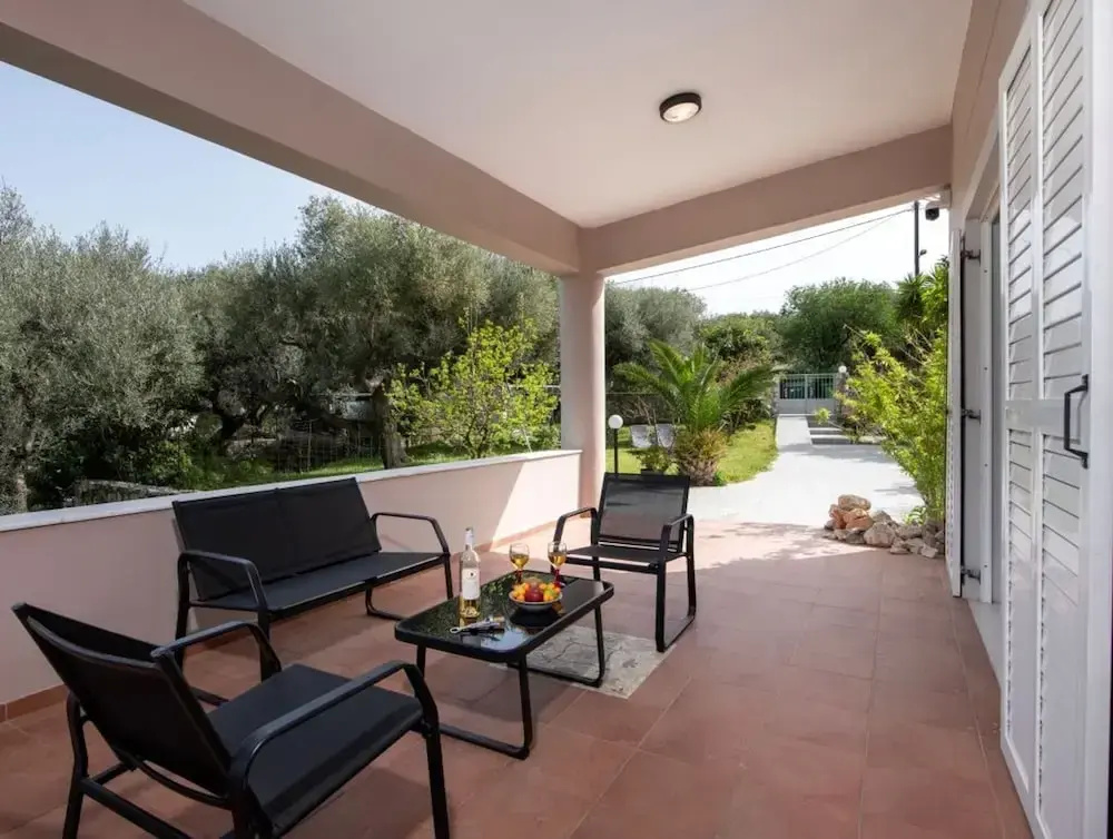 Green Hill Family Villa