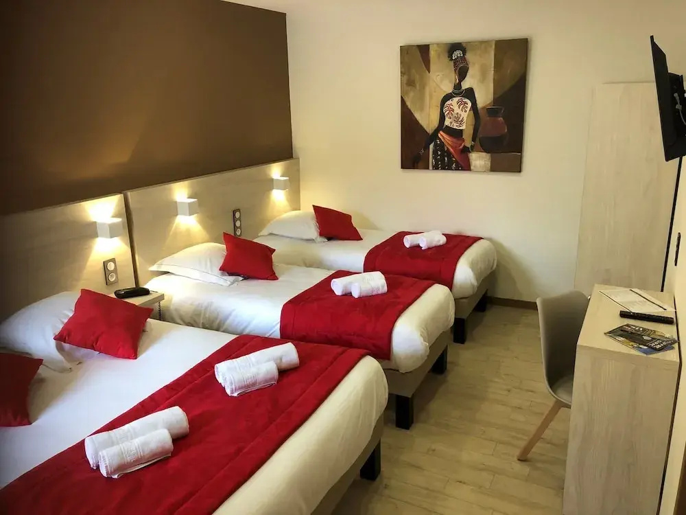 Superior Quadruple room with pool view