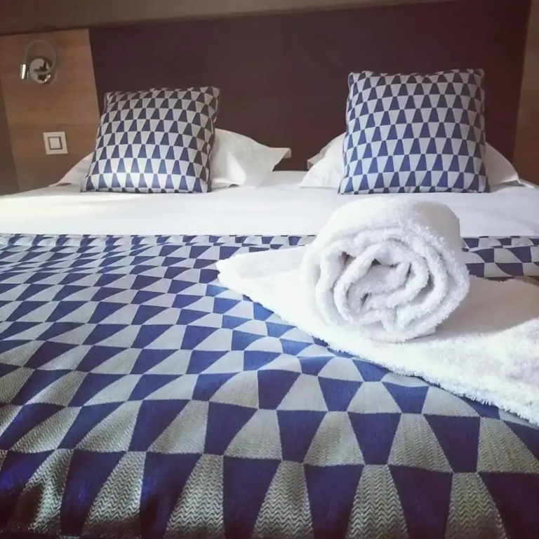 Standard Double room with courtyard view (full double bed)
