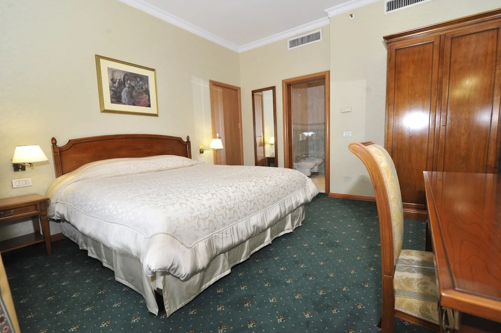 Holiday Inn Skopje by IHG - Chambres