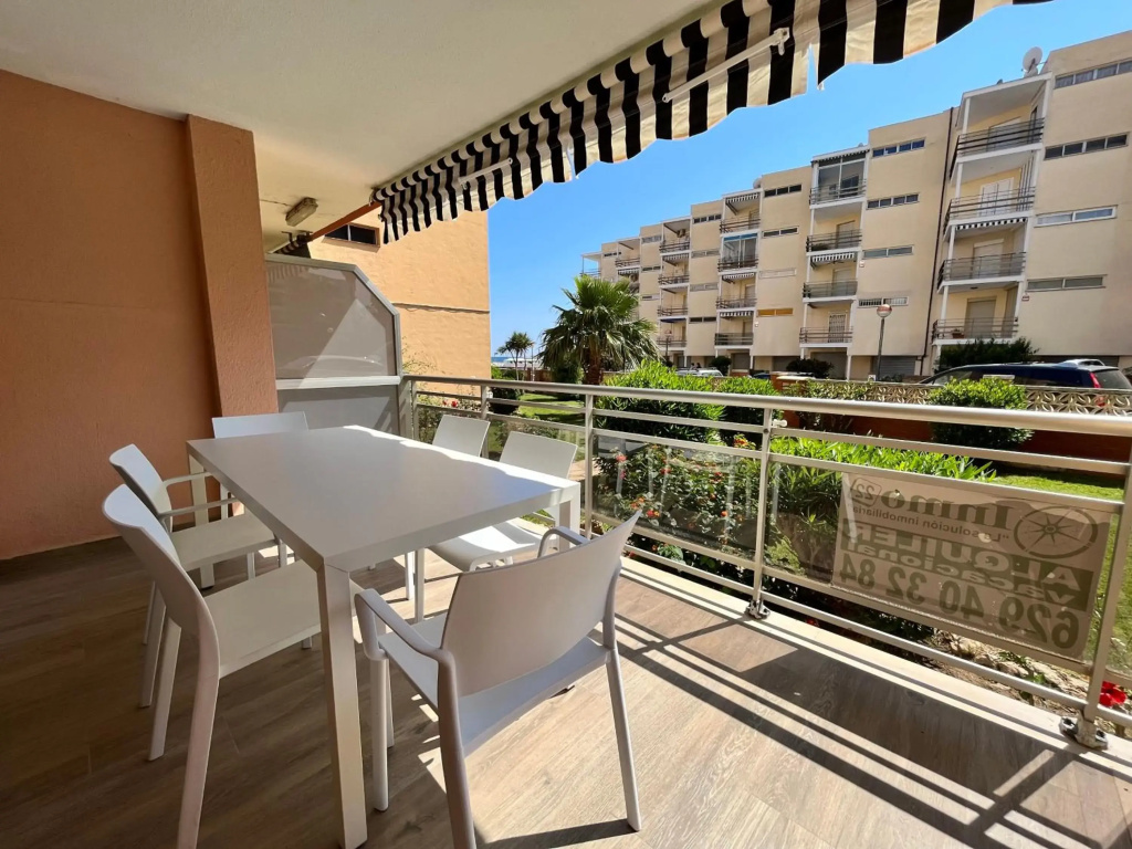 Moderno y con encanto, WIFI, parking y cerca del mar 100C - INMO22
