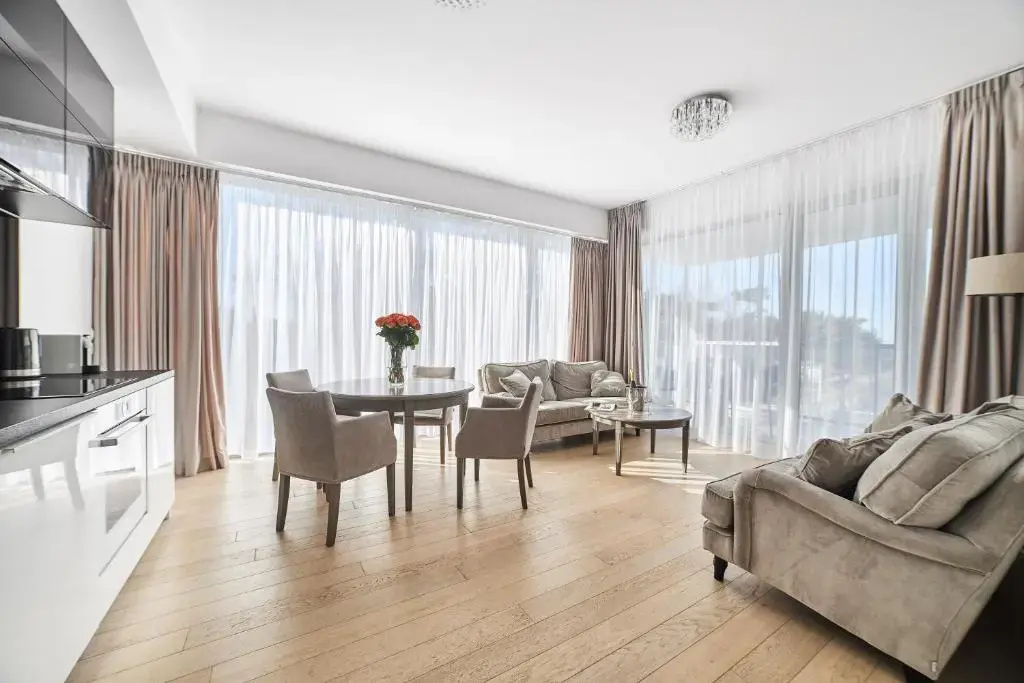 2 Bedrooms Apartment