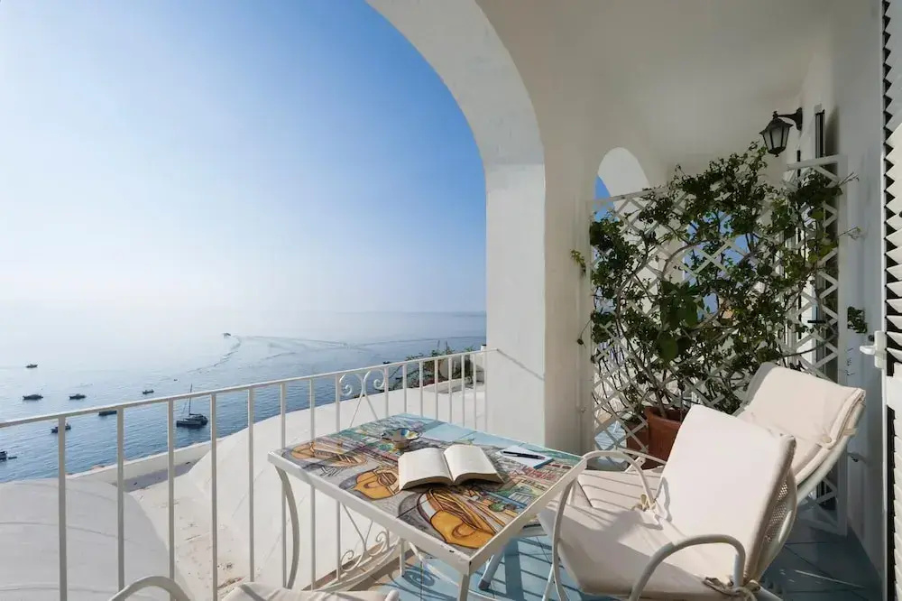 Standard Double room with sea view (full double bed)