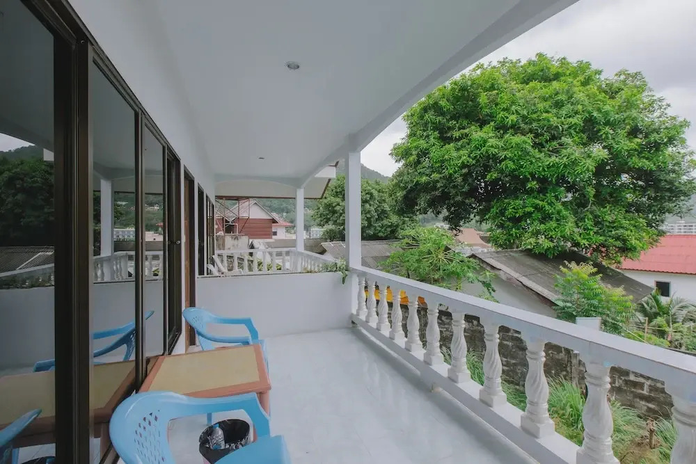Бунгало с балконом в Kataonsea Bungalows