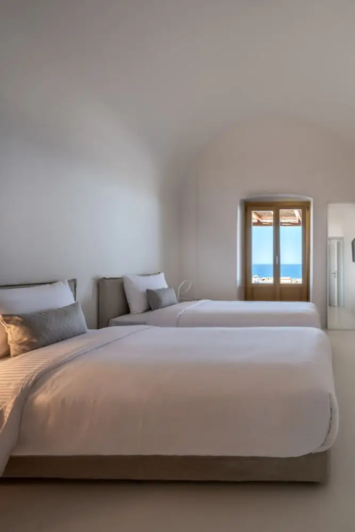 Colombos Beachfront — 4