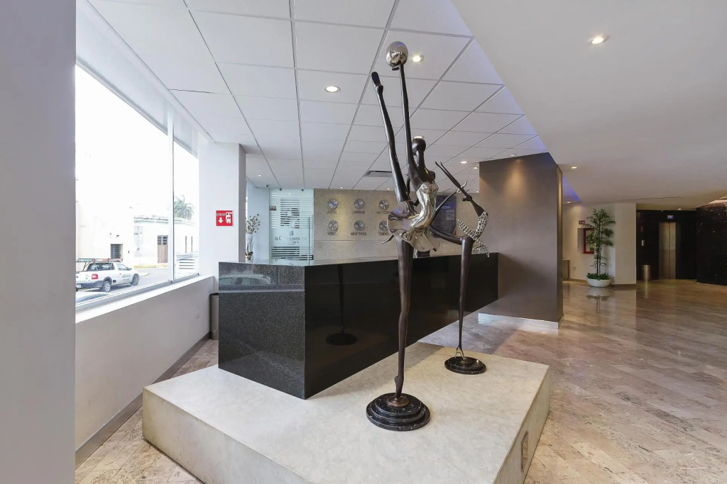 Lobby & Reception