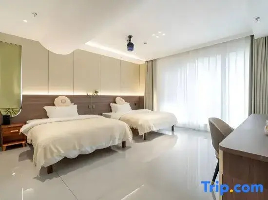 Standard Quadruple Family room