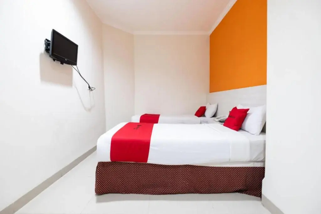 RedDoorz Plus @ Hotel Alden Makassar - Chambres