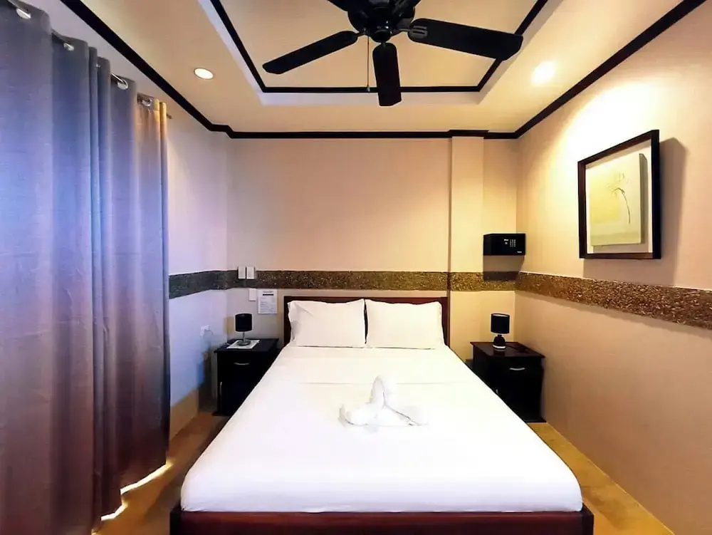 Superior Double room with balcony (full double bed)