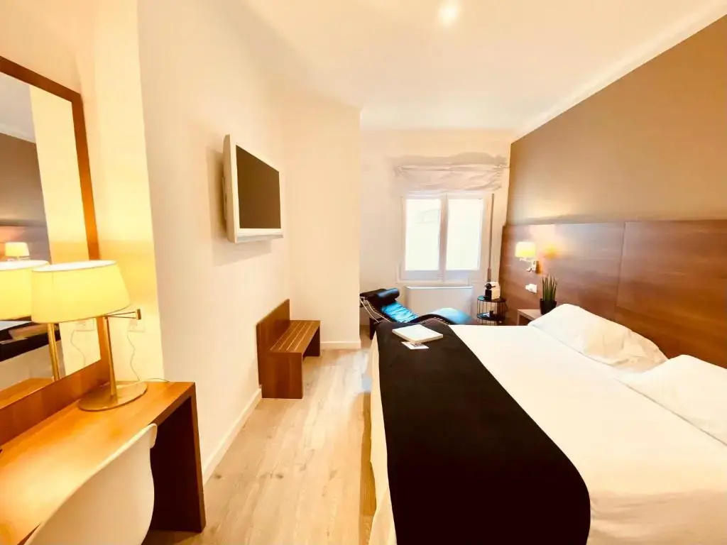 Superior Double room (full double bed)
