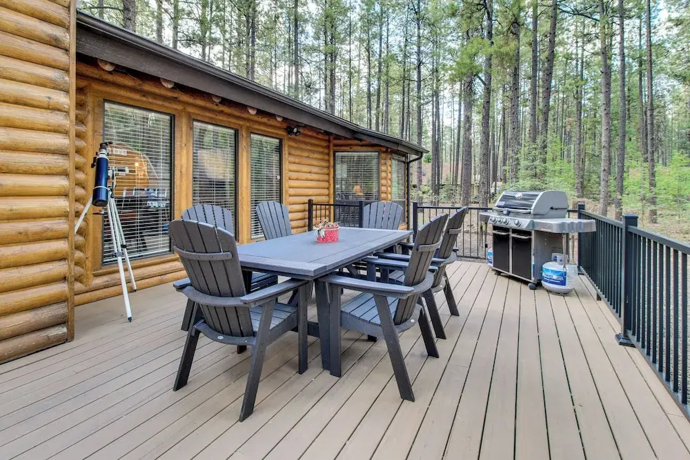 Near Fishing & Hiking: Pinetop Log Cabin w/ Deck!