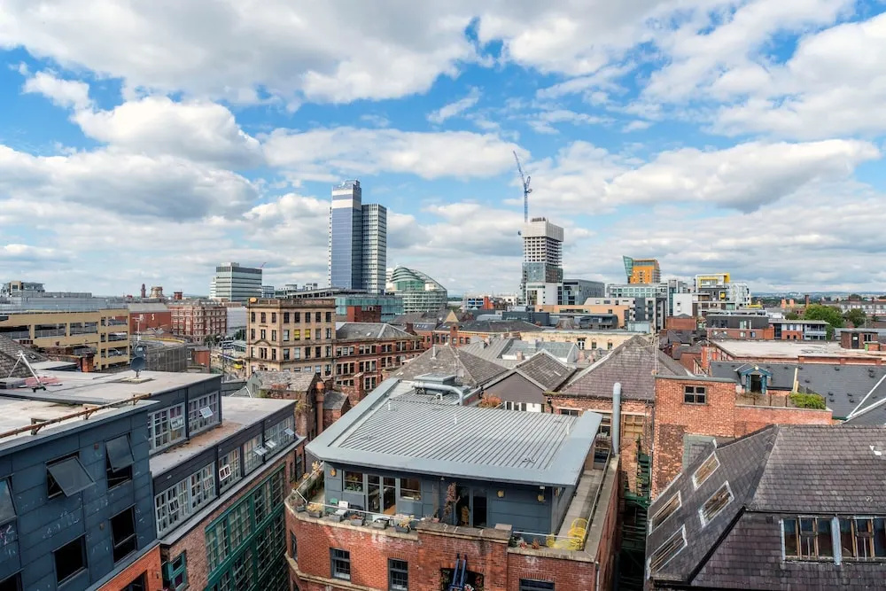 2 Bedroom Loft Apartment With City View