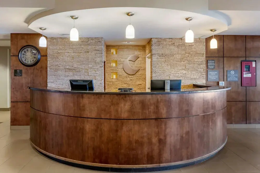Lobby & Reception