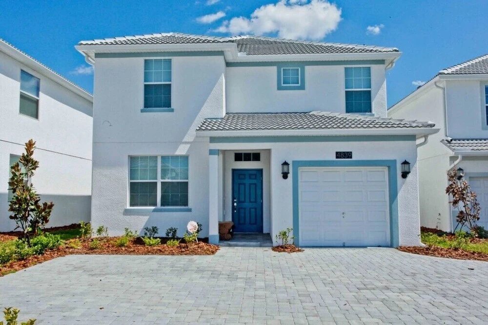 4839 Kings Castle Circle 5 Bedroom Home