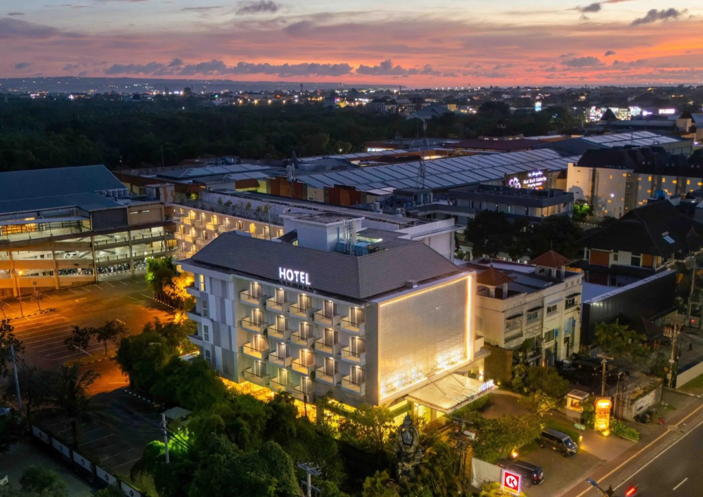 Kuta Galleria Hotel — фото