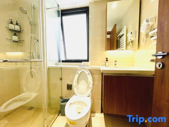 Двухместный номер Standard двуспальная кровать в Sheraton Hotel (Zhengzhou 270 Wanda Zhengshang Yujianmingzhu Branch)
