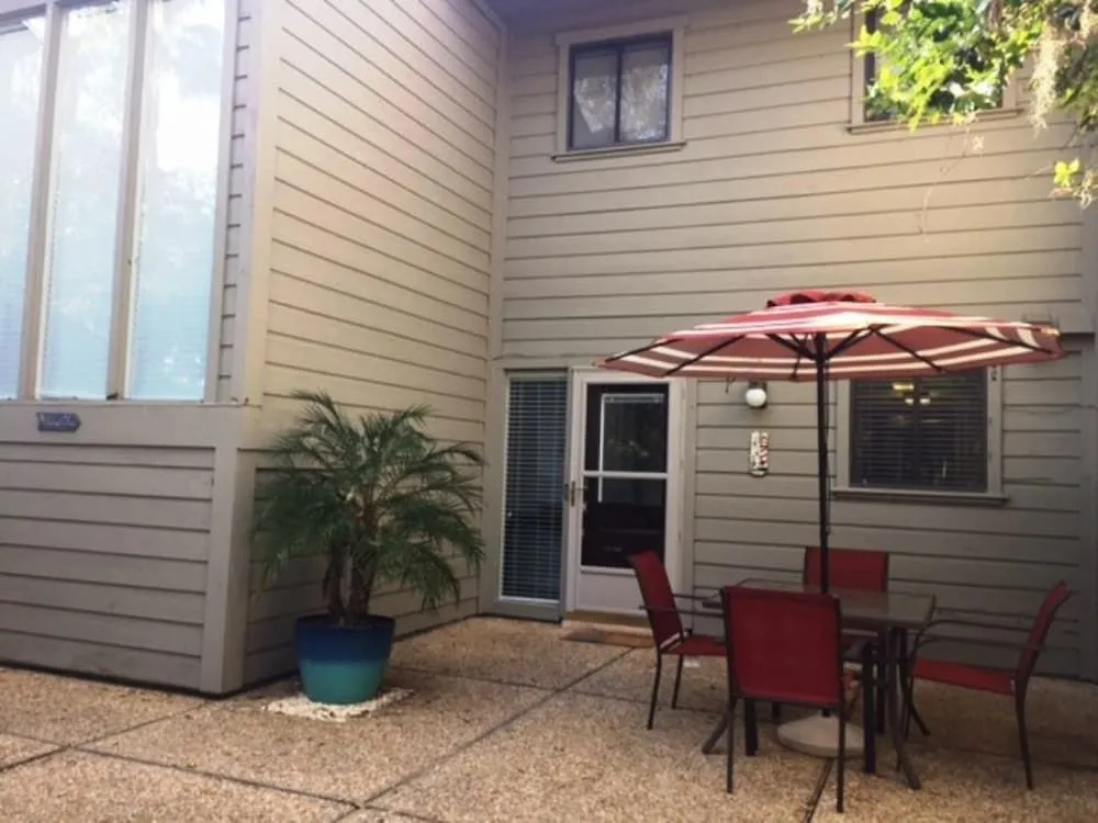 17 Sailmaster Commons - 2 Br home by RedAwning