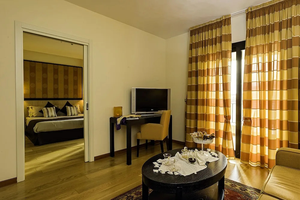 Suite with balcony