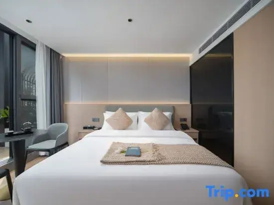 Standard Double room with balcony (full double bed)