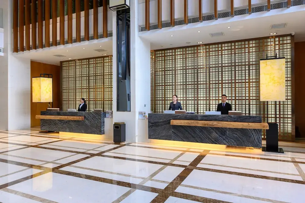 Lobby & Reception