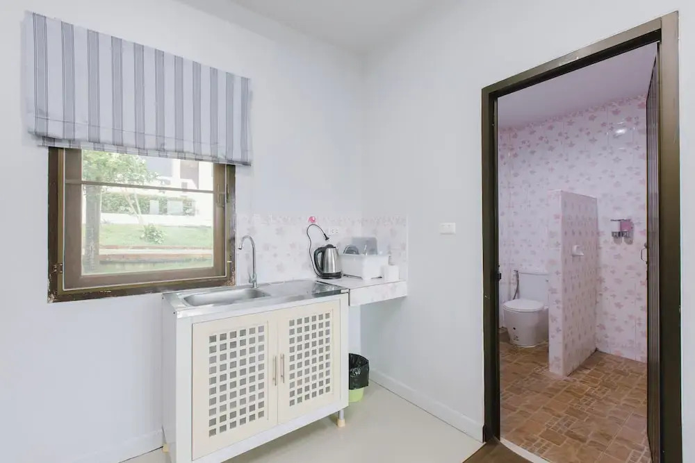 Бунгало с балконом в Kataonsea Bungalows