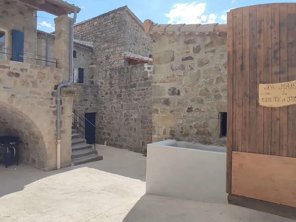 Renovated Farmhouse Escape
