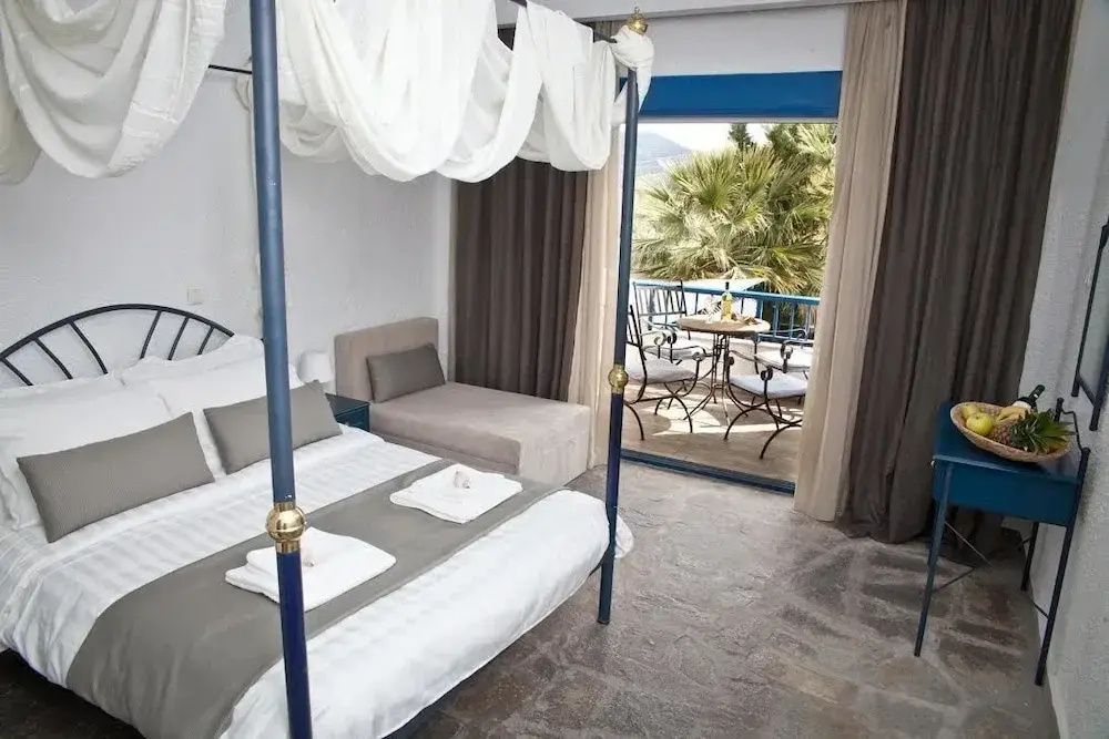 Standard Triple room with balcony