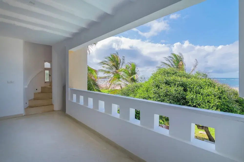 Amani Beachfront Villa by YourHost - фото 22
