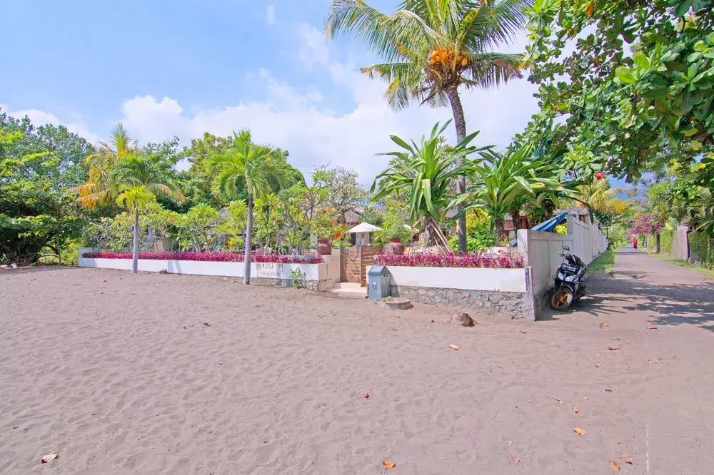 Beach & Waterfront