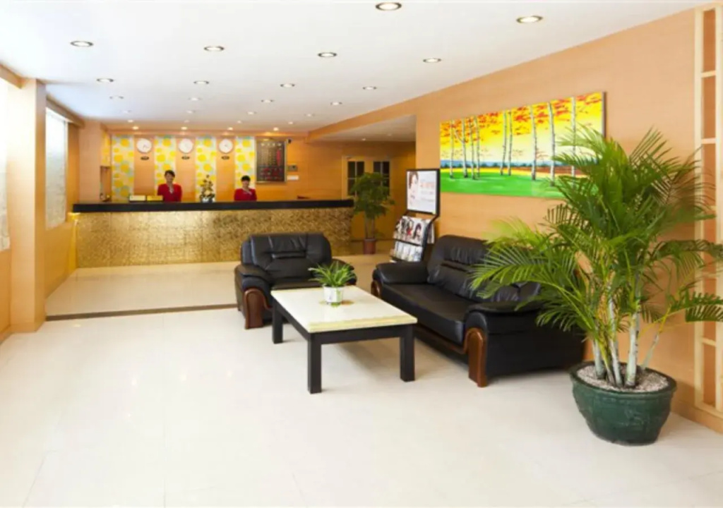 Lobby & Reception
