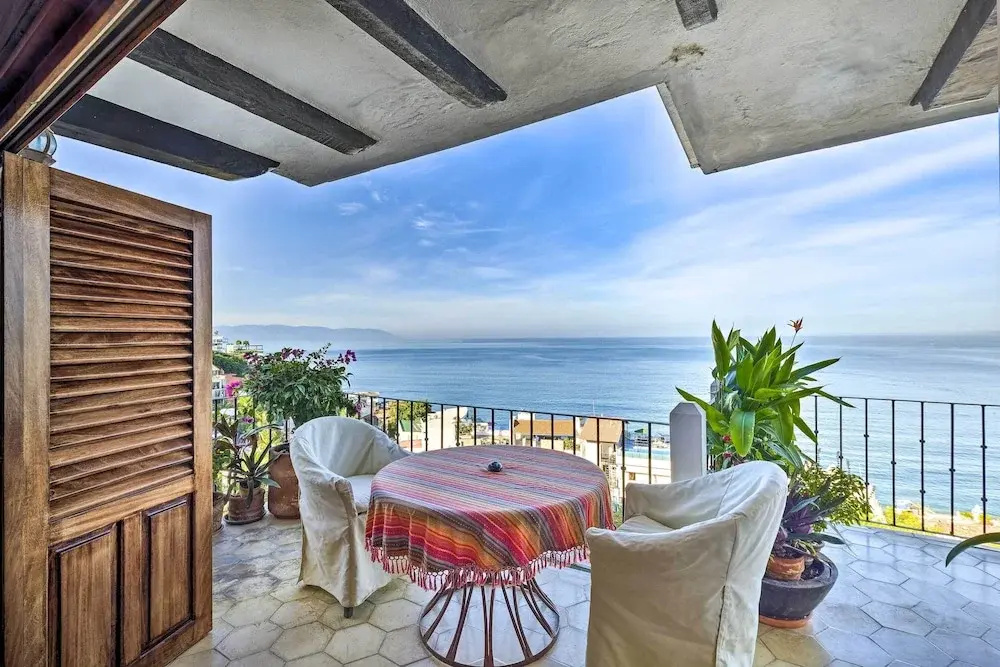Mid-century Modern Condo w/ Patio & Ocean Views!