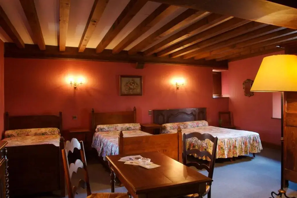 Hostellerie de Pérouges - Chambres