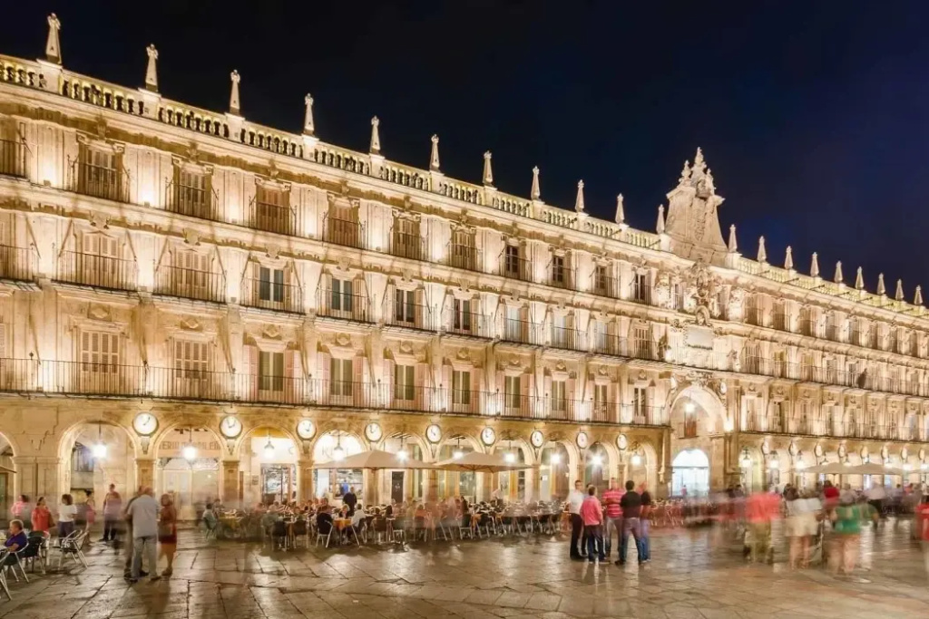Salamanca Luxury Plaza